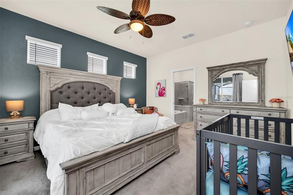 For Sale: $719,000 (5 beds, 5 baths, 2622 Square Feet)