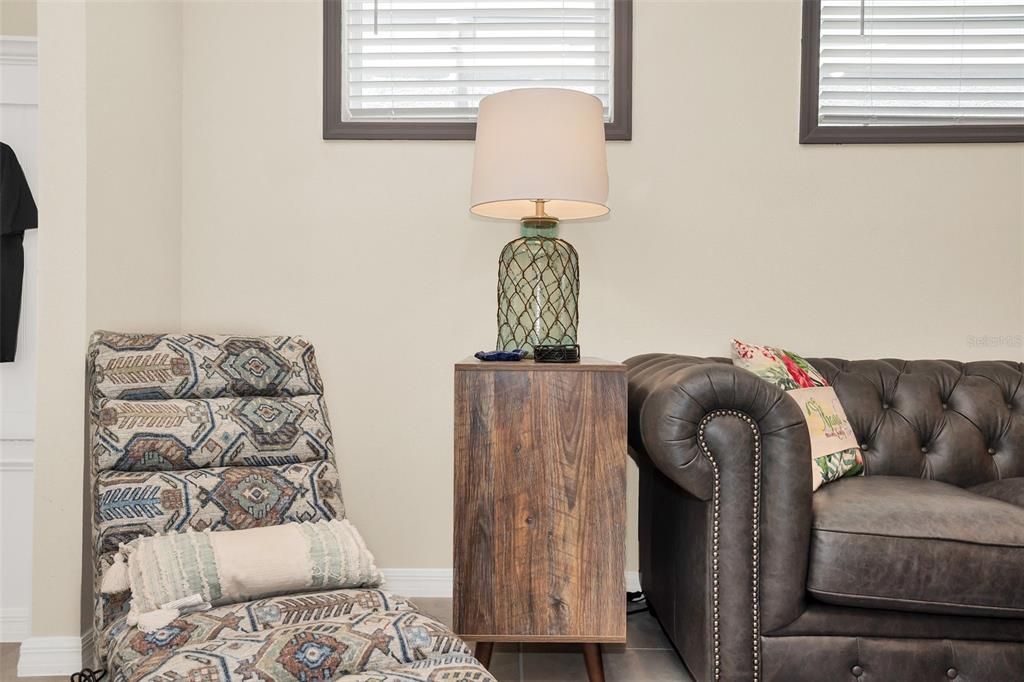 For Sale: $719,000 (5 beds, 5 baths, 2622 Square Feet)