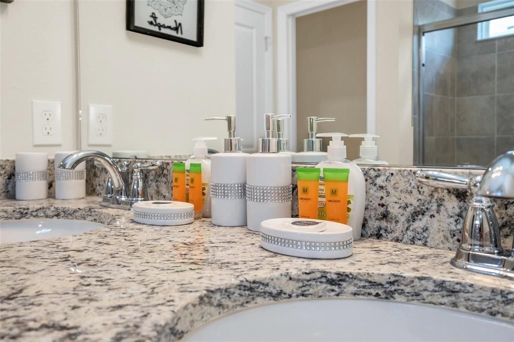 For Sale: $719,000 (5 beds, 5 baths, 2622 Square Feet)