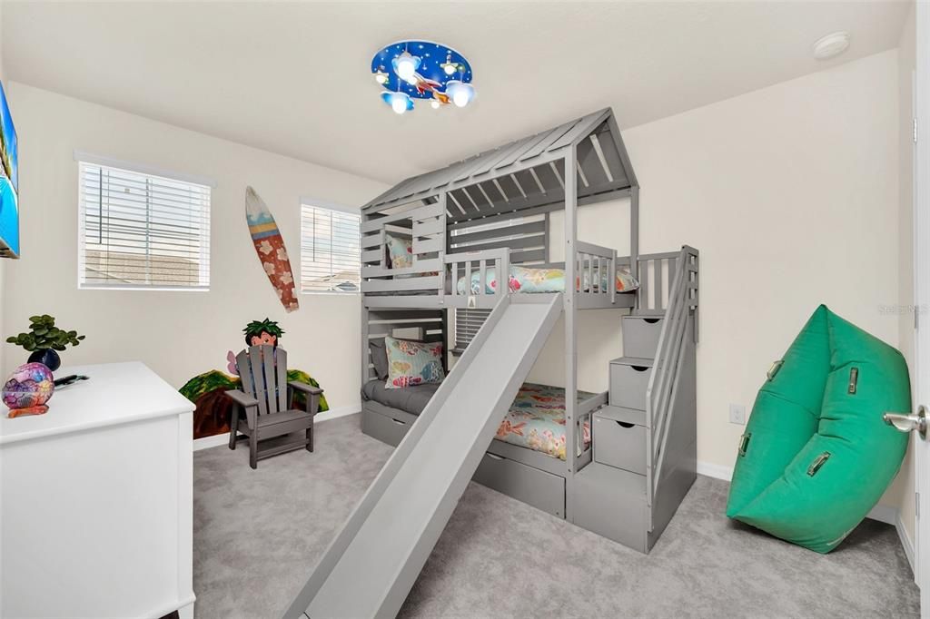 For Sale: $719,000 (5 beds, 5 baths, 2622 Square Feet)