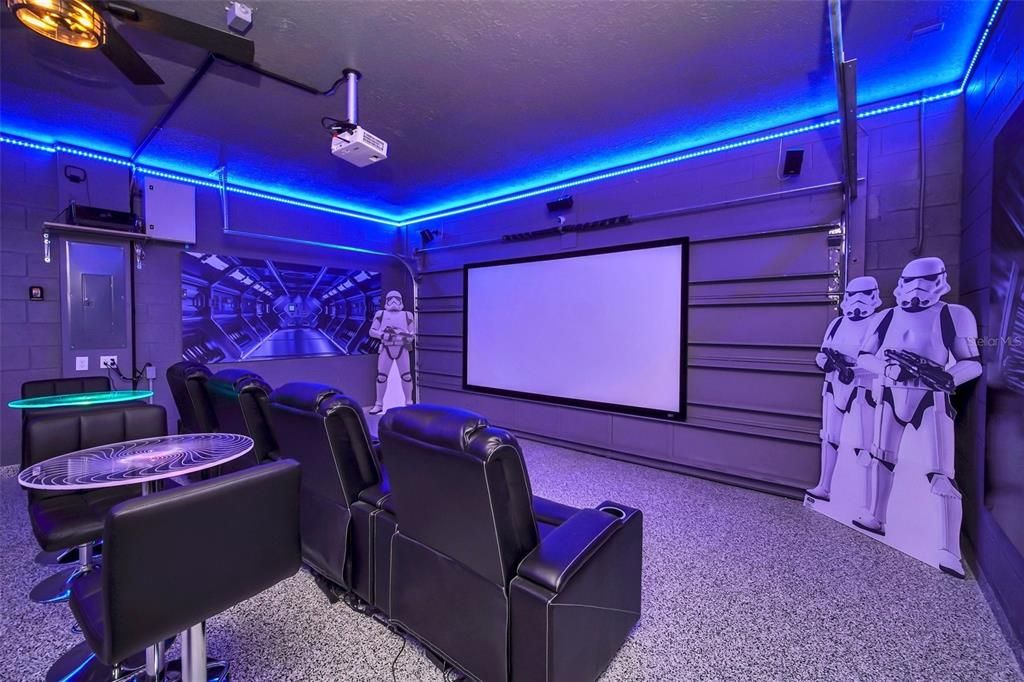 For Sale: $719,000 (5 beds, 5 baths, 2622 Square Feet)