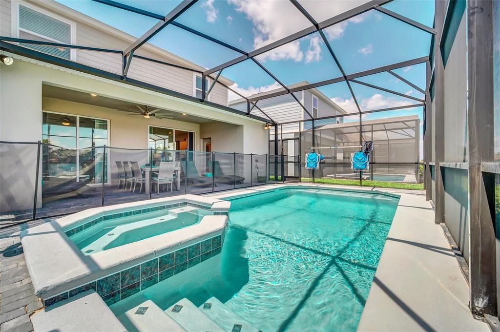 For Sale: $719,000 (5 beds, 5 baths, 2622 Square Feet)