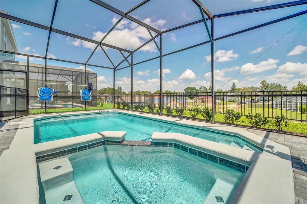 For Sale: $719,000 (5 beds, 5 baths, 2622 Square Feet)