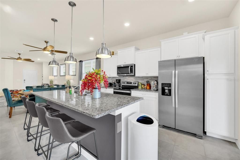 For Sale: $719,000 (5 beds, 5 baths, 2622 Square Feet)