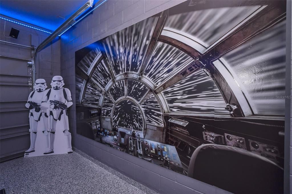 For Sale: $719,000 (5 beds, 5 baths, 2622 Square Feet)