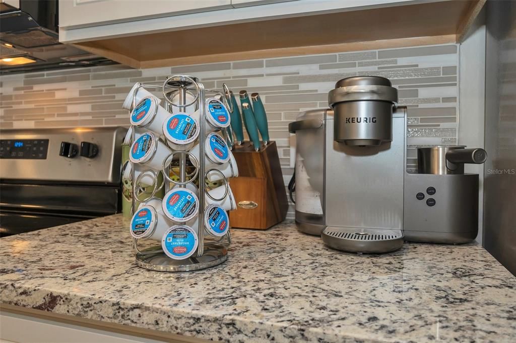 For Sale: $719,000 (5 beds, 5 baths, 2622 Square Feet)