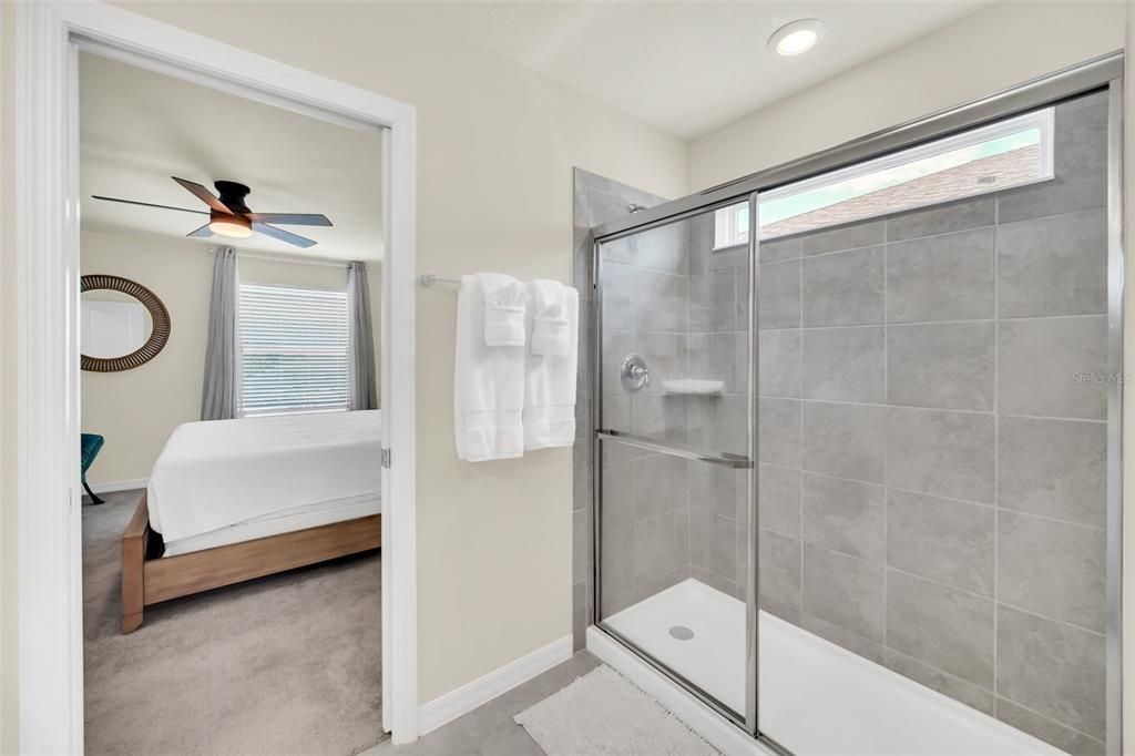 For Sale: $719,000 (5 beds, 5 baths, 2622 Square Feet)