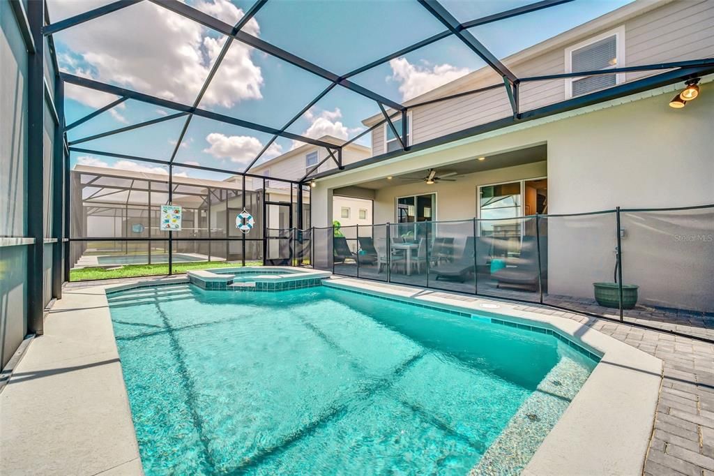 For Sale: $719,000 (5 beds, 5 baths, 2622 Square Feet)