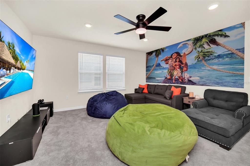 For Sale: $719,000 (5 beds, 5 baths, 2622 Square Feet)