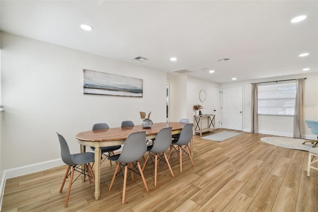 出租: $1,995 (3 贝兹, 2 浴室, 1334 平方英尺)