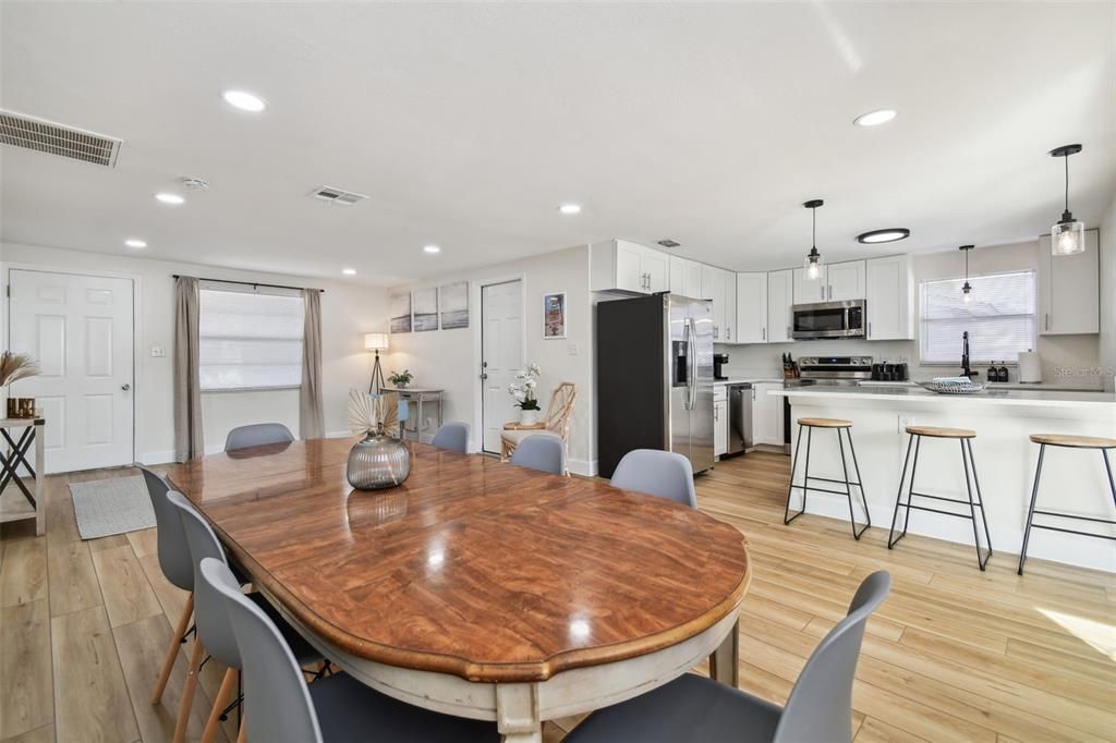 出租: $1,995 (3 贝兹, 2 浴室, 1334 平方英尺)