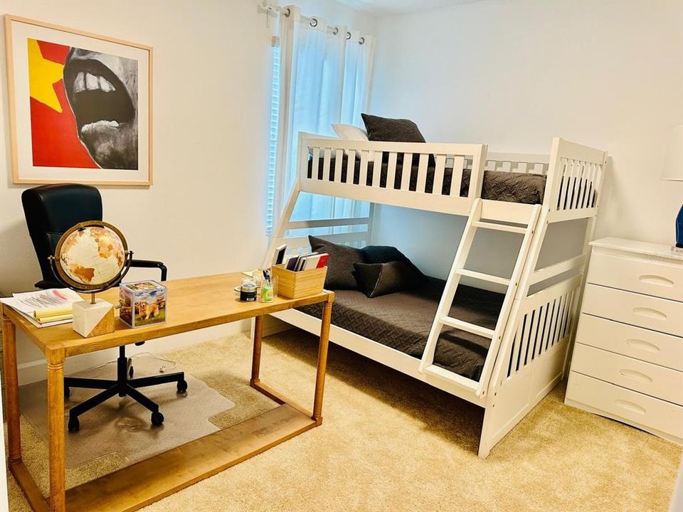 Под контрактом: $710,000 (8 спален, 5 ванн, 2872 Квадратных фут)