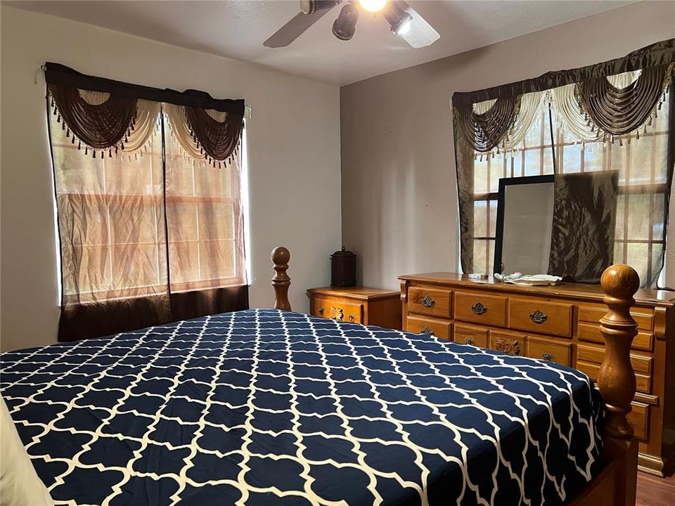 For Sale: $265,000 (3 beds, 3 baths, 1800 Square Feet)