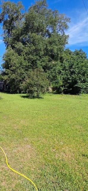 На продажу: $114,900 (2.39 acres)