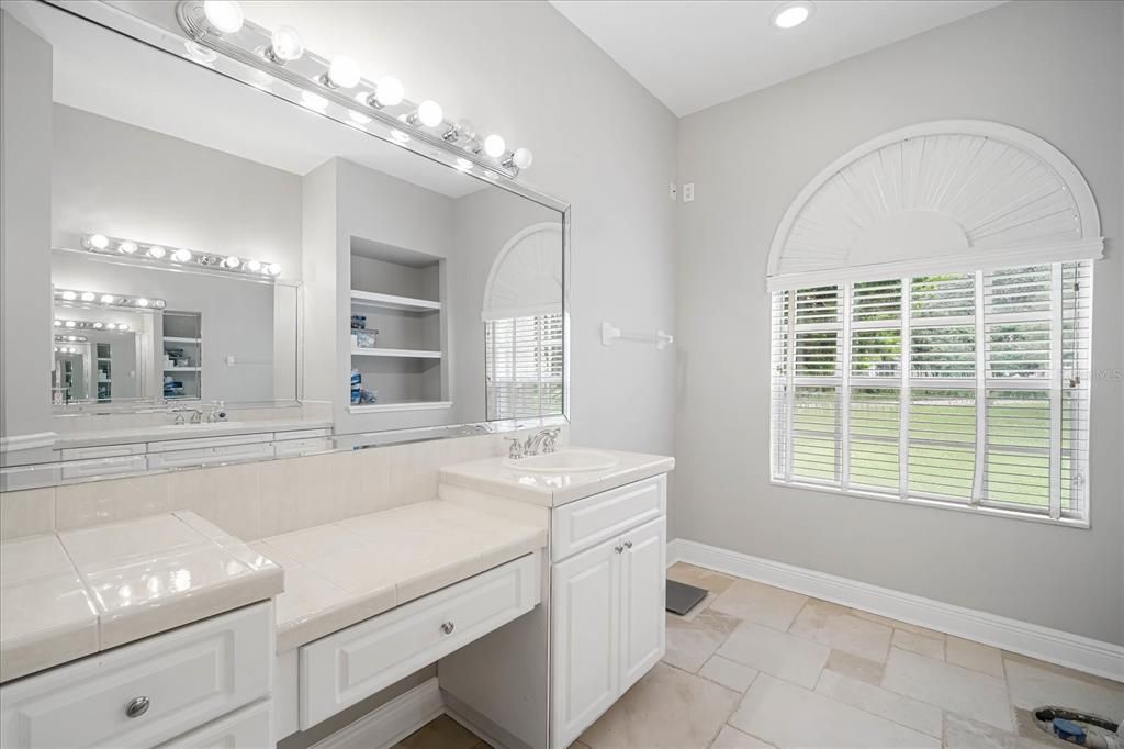 For Sale: $1,175,000 (6 beds, 5 baths, 5484 Square Feet)