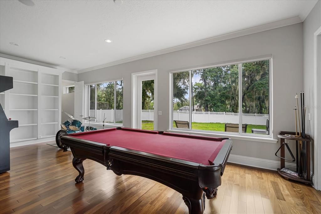 For Sale: $1,175,000 (6 beds, 5 baths, 5484 Square Feet)