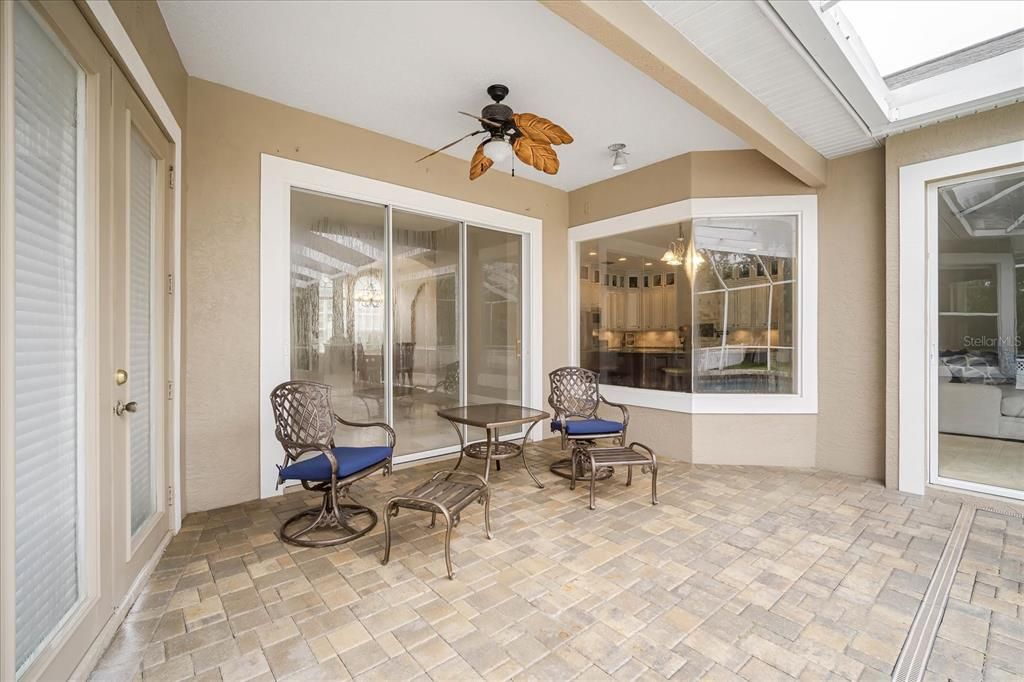 For Sale: $1,175,000 (6 beds, 5 baths, 5484 Square Feet)