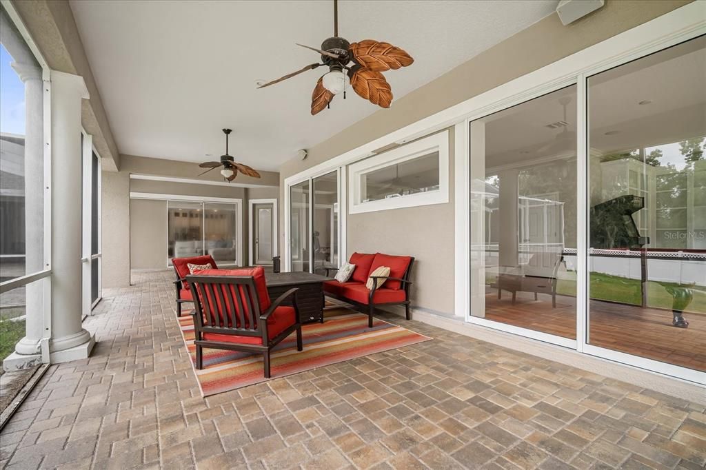 For Sale: $1,175,000 (6 beds, 5 baths, 5484 Square Feet)