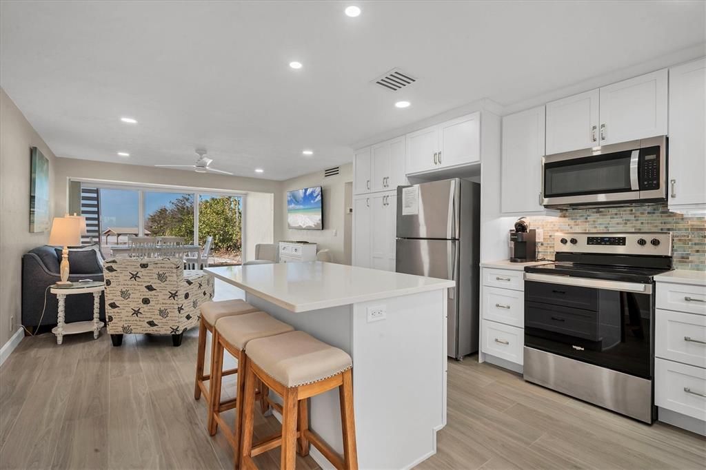 В аренду: $17,000 (2 спален, 2 ванн, 1008 Квадратных фут)