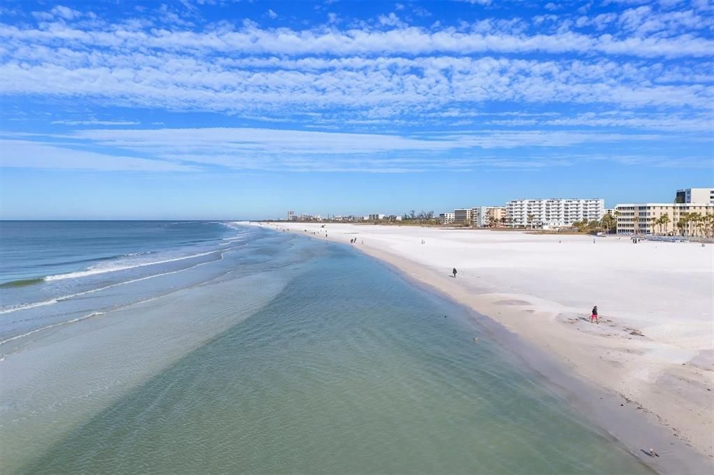 В аренду: $17,000 (2 спален, 2 ванн, 1008 Квадратных фут)