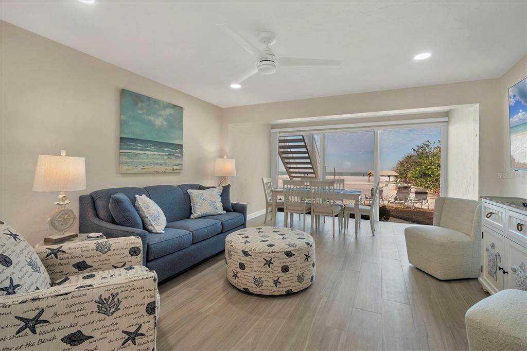 В аренду: $17,000 (2 спален, 2 ванн, 1008 Квадратных фут)