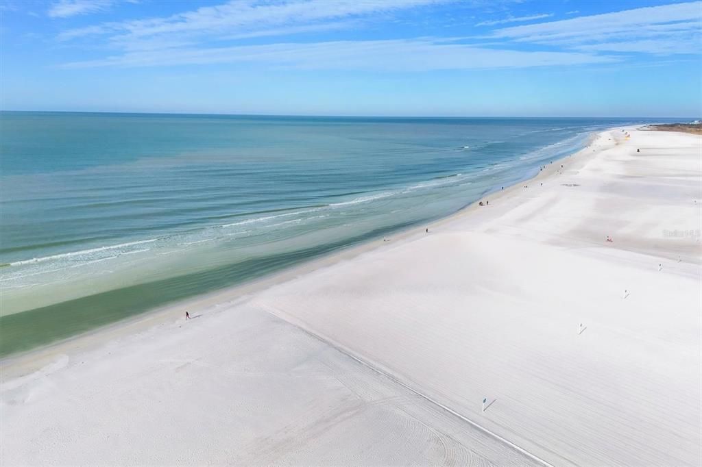 В аренду: $17,000 (2 спален, 2 ванн, 1008 Квадратных фут)