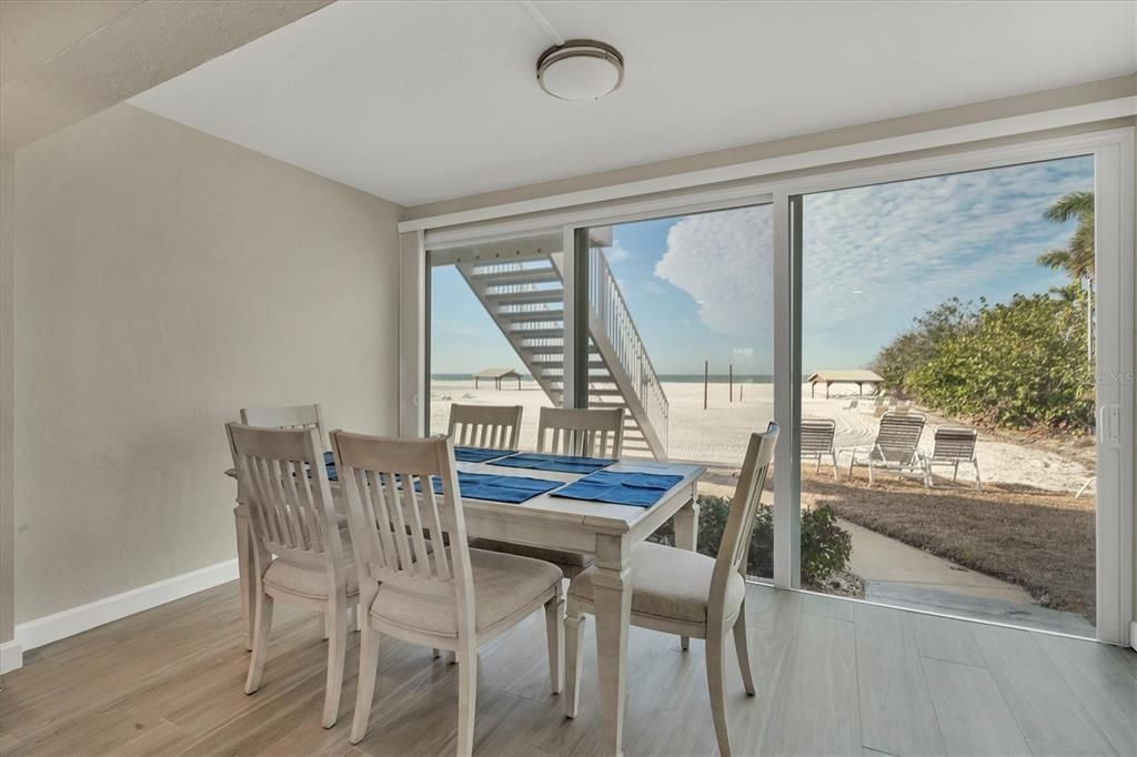 В аренду: $17,000 (2 спален, 2 ванн, 1008 Квадратных фут)