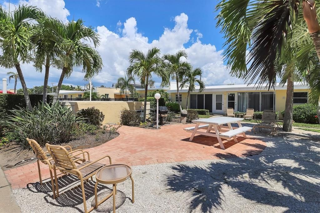 В аренду: $17,000 (2 спален, 2 ванн, 1008 Квадратных фут)