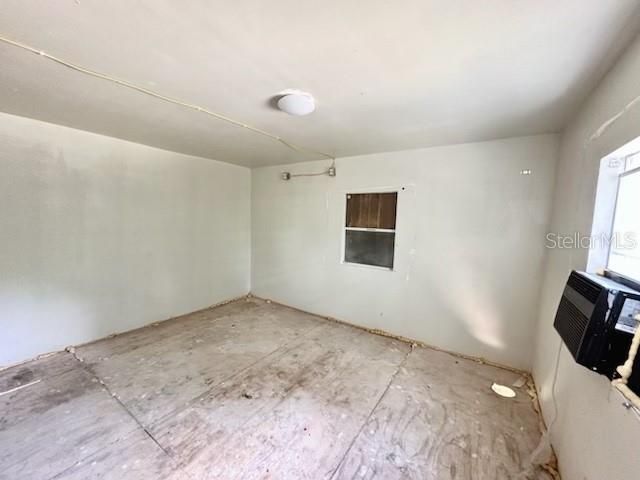 На продажу: $109,900 (1.81 acres)