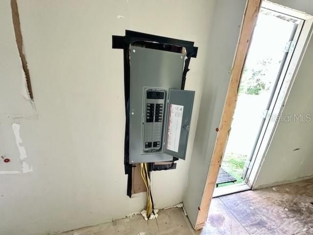 На продажу: $109,900 (1.81 acres)