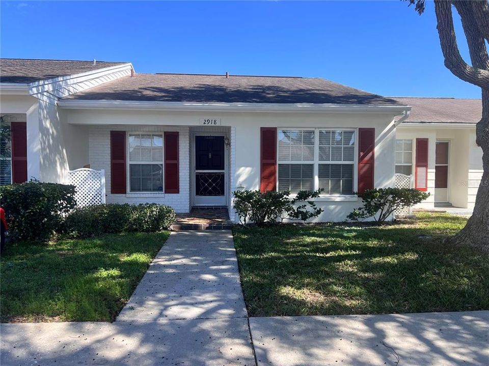 Recently Rented: $1,700 (2 beds, 1 baths, 888 Square Feet)