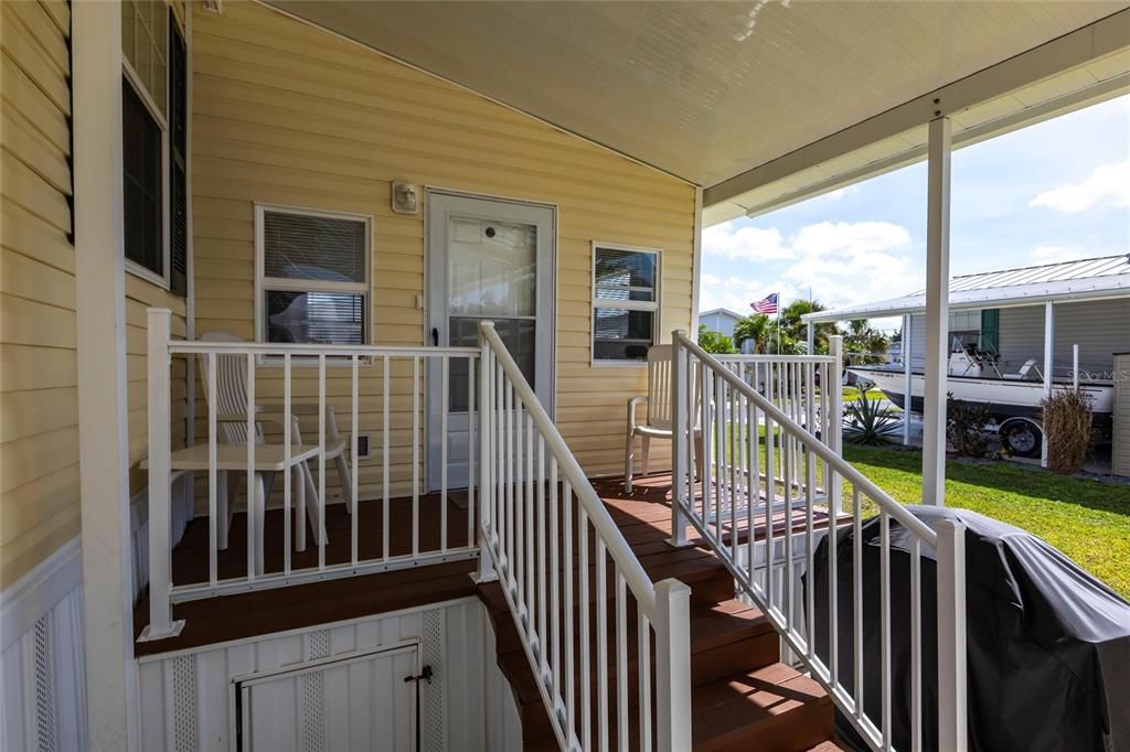 合同活跃: $115,000 (2 贝兹, 2 浴室, 896 平方英尺)