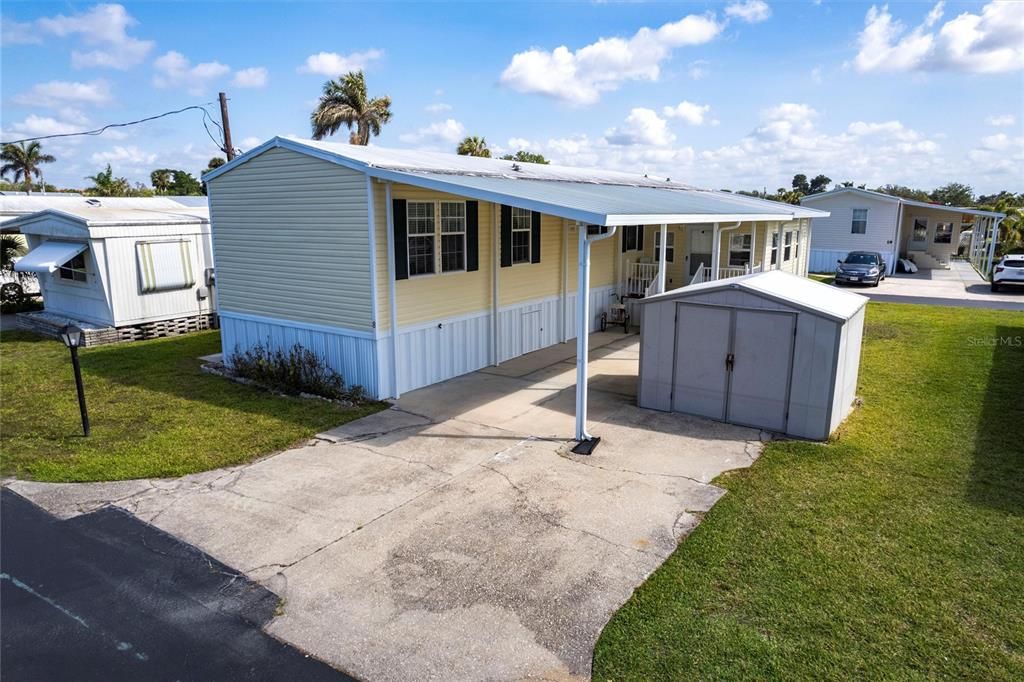 合同活跃: $115,000 (2 贝兹, 2 浴室, 896 平方英尺)