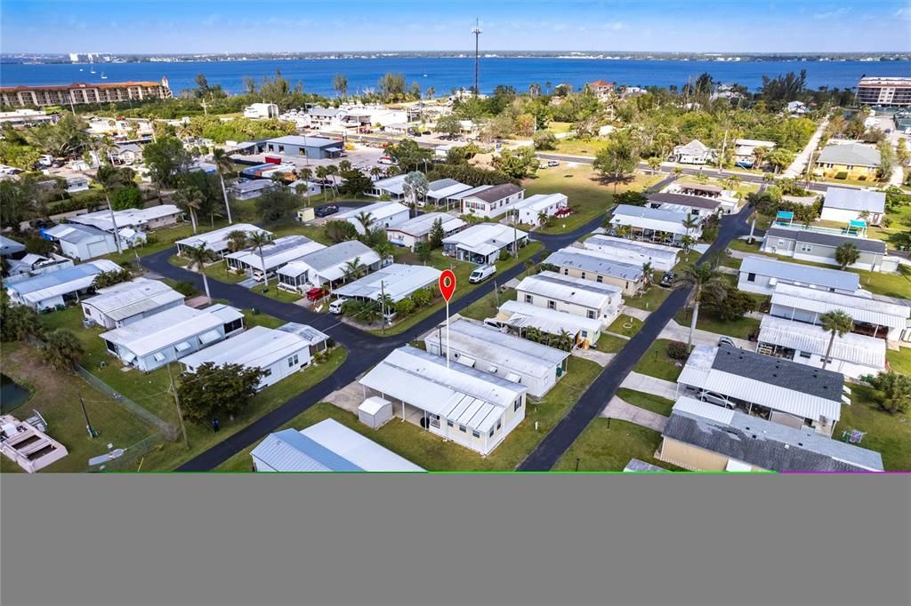 合同活跃: $115,000 (2 贝兹, 2 浴室, 896 平方英尺)