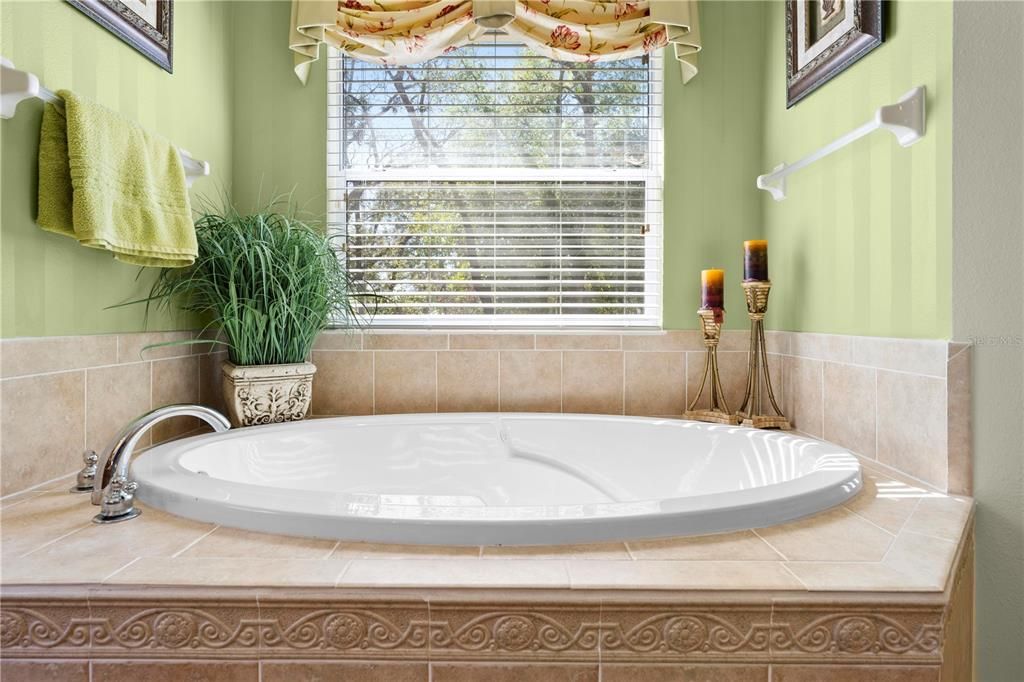 Active With Contract: $524,999 (3 beds, 2 baths, 3215 Square Feet)