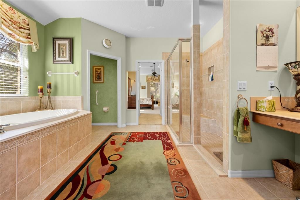 Active With Contract: $524,999 (3 beds, 2 baths, 3215 Square Feet)