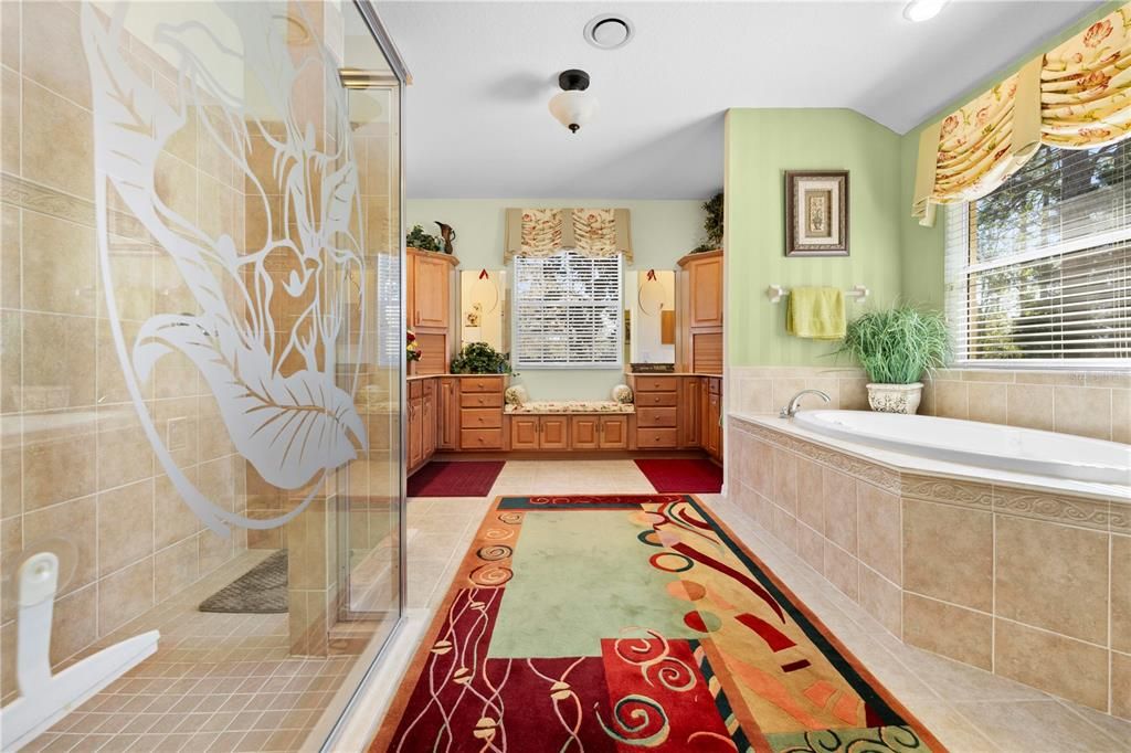 Active With Contract: $524,999 (3 beds, 2 baths, 3215 Square Feet)