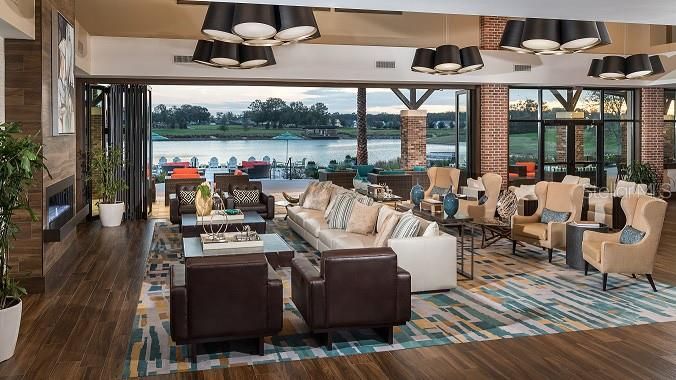 合同活跃: $251,990 (2 贝兹, 2 浴室, 1614 平方英尺)