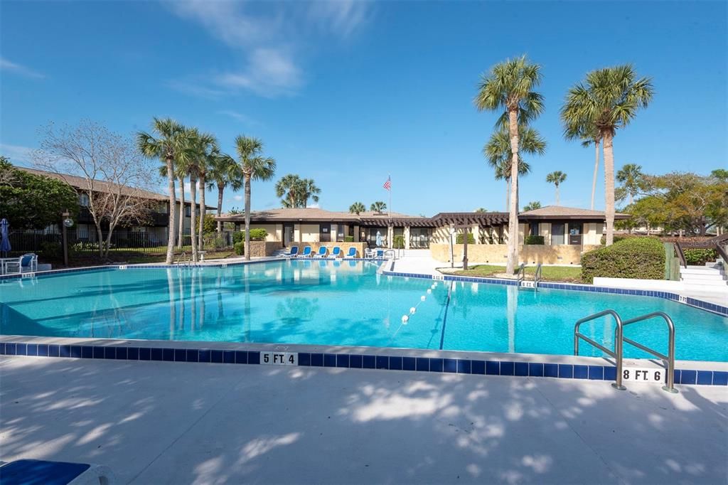 На продажу: $199,999 (2 спален, 2 ванн, 986 Квадратных фут)