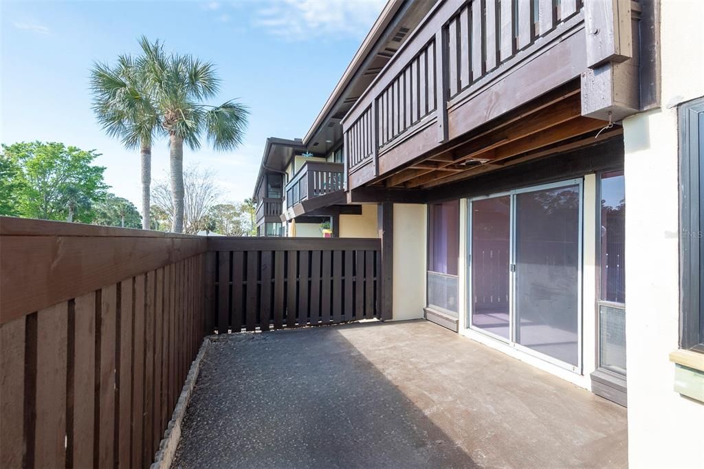 На продажу: $199,999 (2 спален, 2 ванн, 986 Квадратных фут)