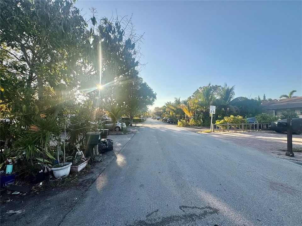 Active With Contract: $234,999 (3 beds, 2 baths, 1278 Square Feet)