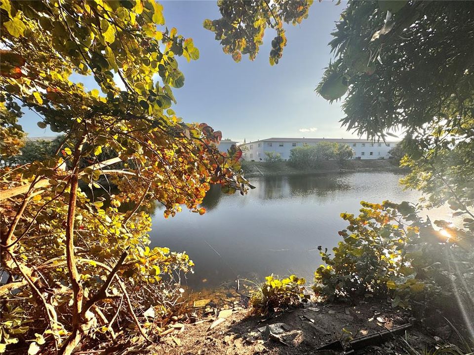 Active With Contract: $234,999 (3 beds, 2 baths, 1278 Square Feet)