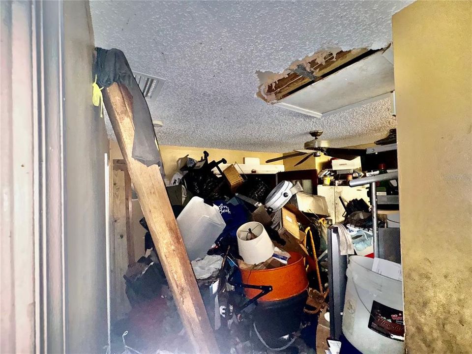 Active With Contract: $234,999 (3 beds, 2 baths, 1278 Square Feet)