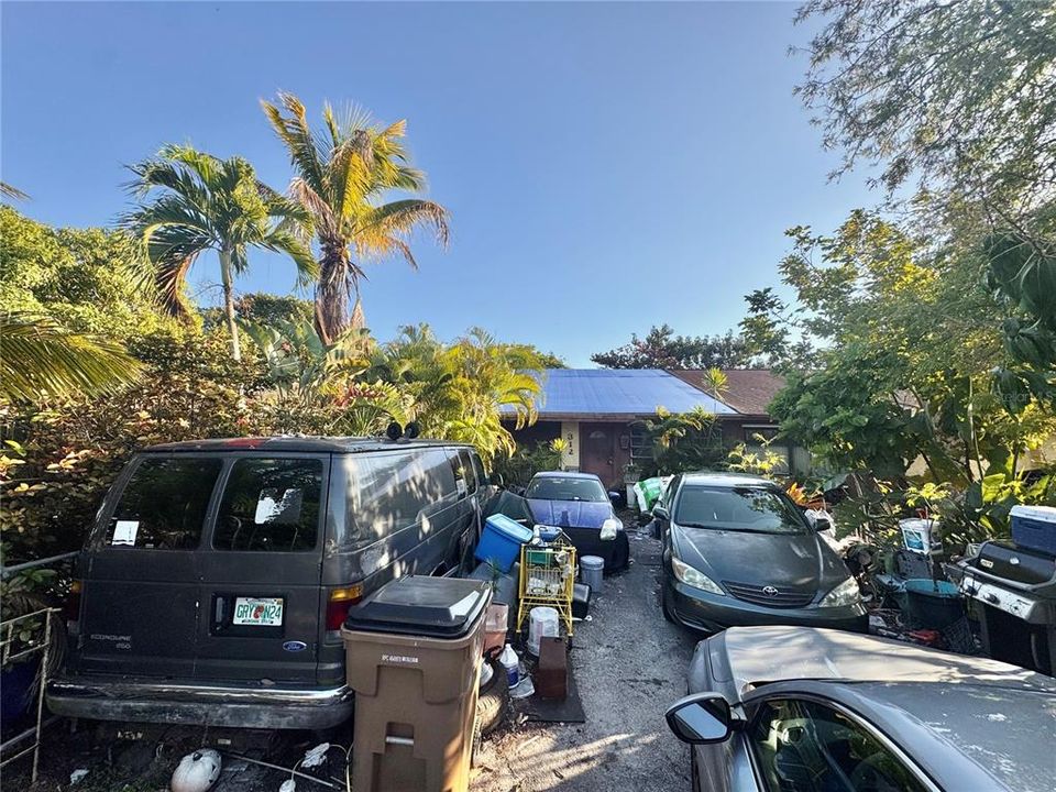 Active With Contract: $234,999 (3 beds, 2 baths, 1278 Square Feet)