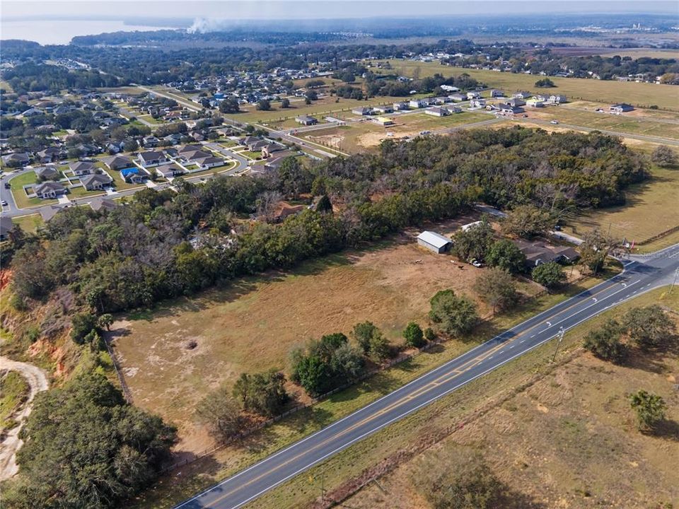 合同活跃: $569,000 (4 贝兹, 2 浴室, 3195 平方英尺)