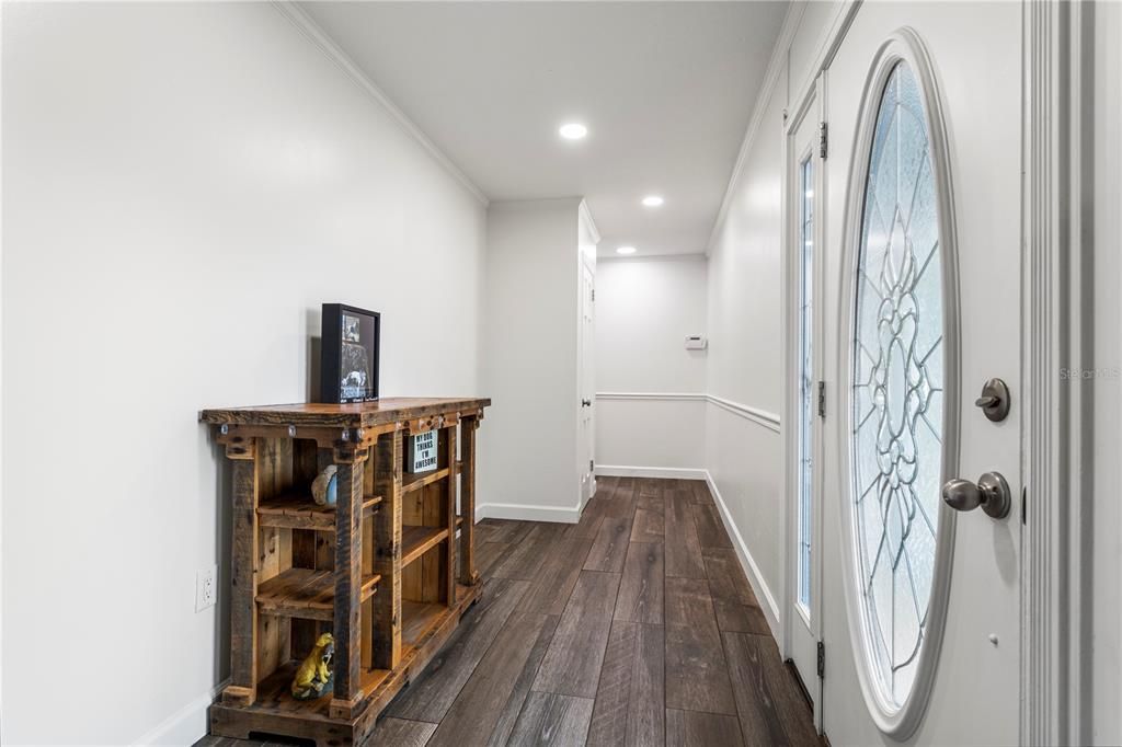 合同活跃: $569,000 (4 贝兹, 2 浴室, 3195 平方英尺)