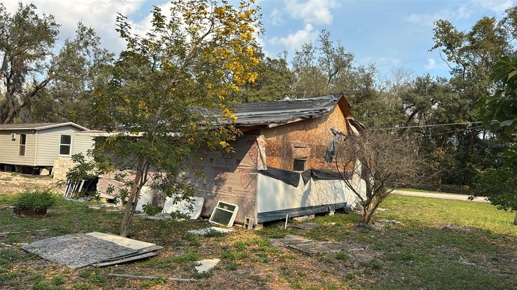 For Sale: $99,900 (3 beds, 1 baths, 875 Square Feet)