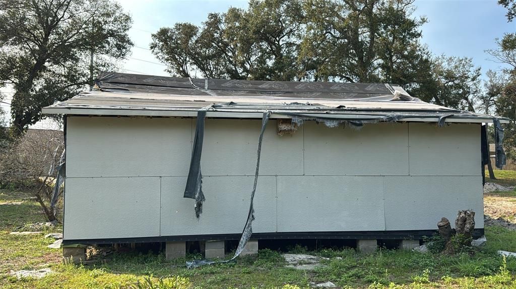 For Sale: $99,900 (3 beds, 1 baths, 875 Square Feet)