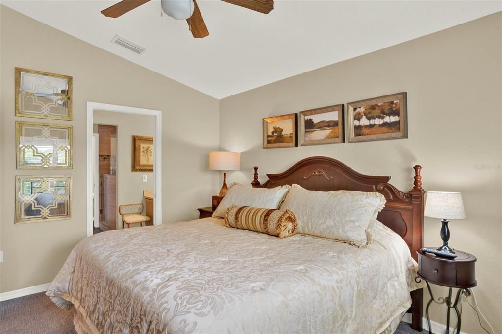 Active With Contract: $340,000 (2 beds, 2 baths, 1637 Square Feet)