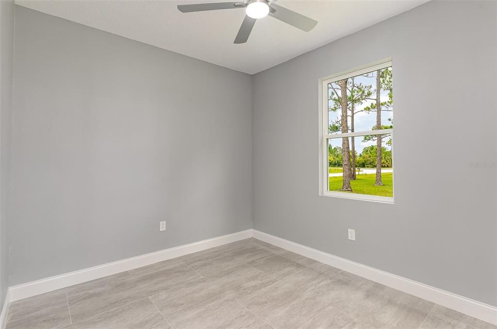 Activo con contrato: $420,000 (4 camas, 2 baños, 2171 Pies cuadrados)